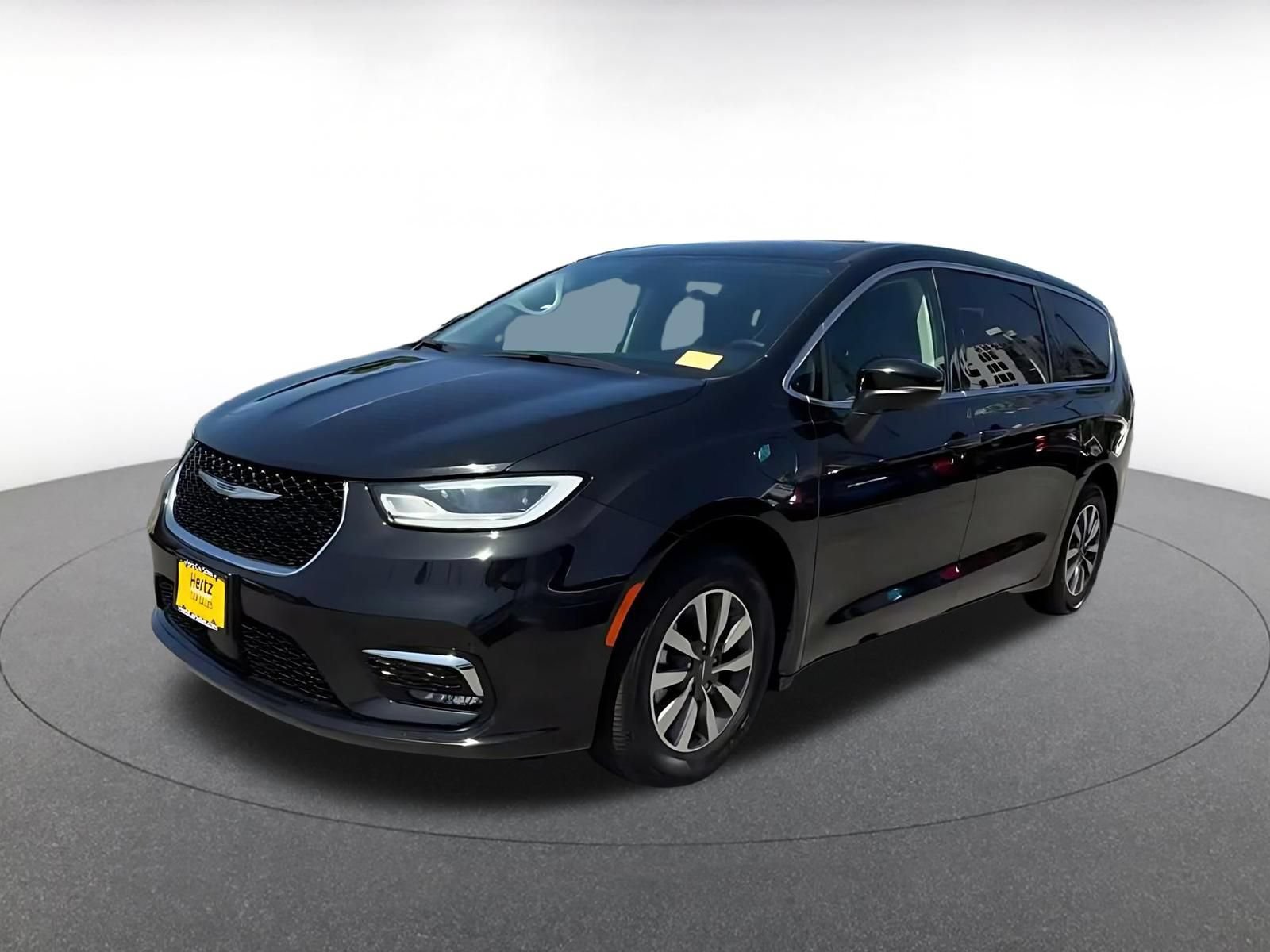Used 2023 Chrysler Pacifica Touring-L FWD image 6