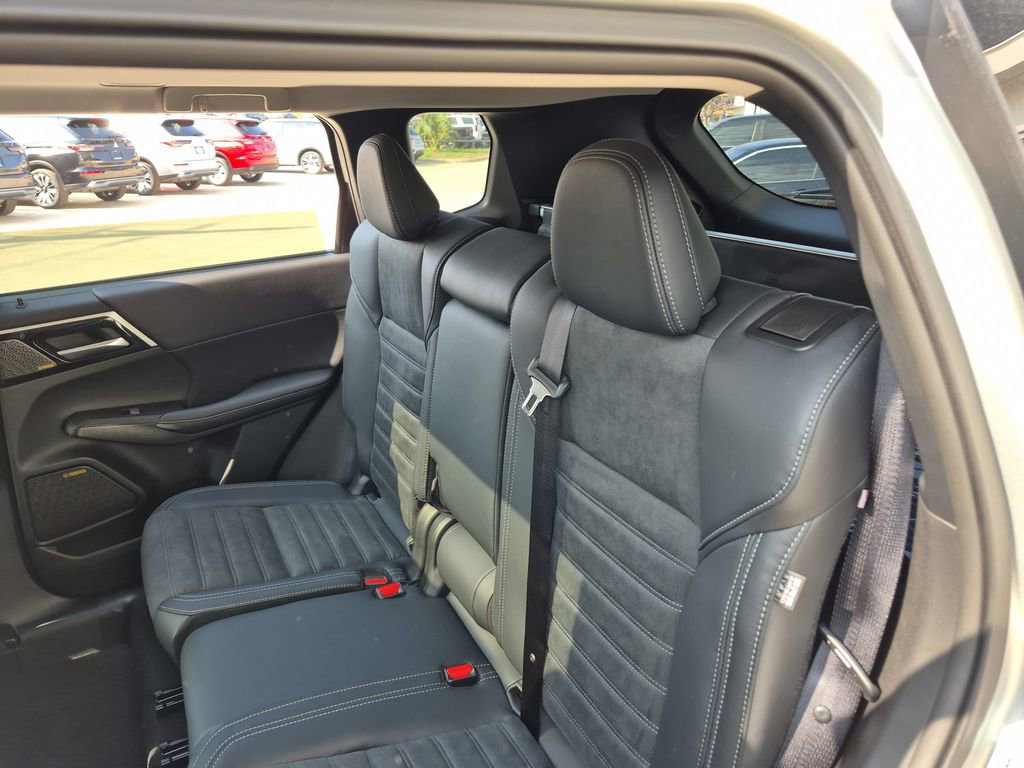 New 2026 Mitsubishi Outlander SE image 55