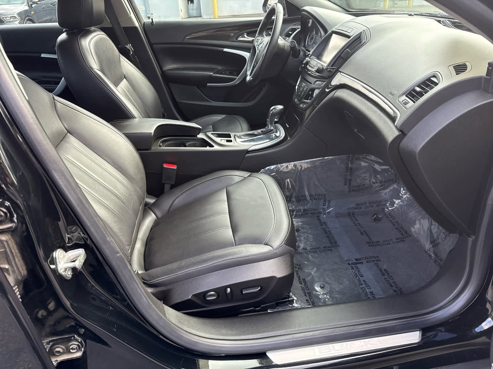 Used 2016 Buick Regal Premium w/ Driver Confidence Package #2 image 12