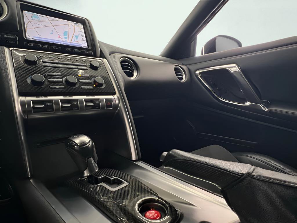 Used 2011 Nissan GT-R Premium image 68