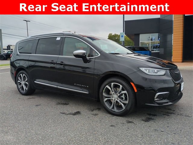 New 2026 Chrysler Pacifica Pinnacle image 2