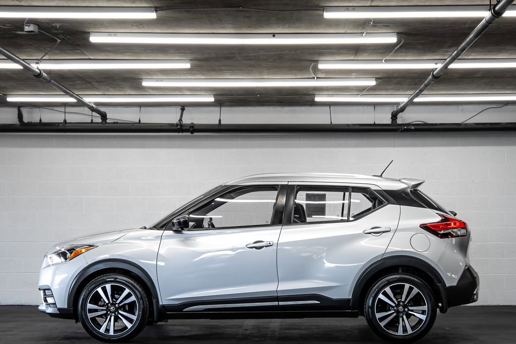 Used 2020 Nissan Kicks SR w/ SR Premium Package image 2