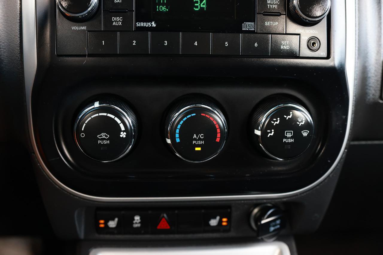 Used 2016 Jeep Compass Latitude image 30