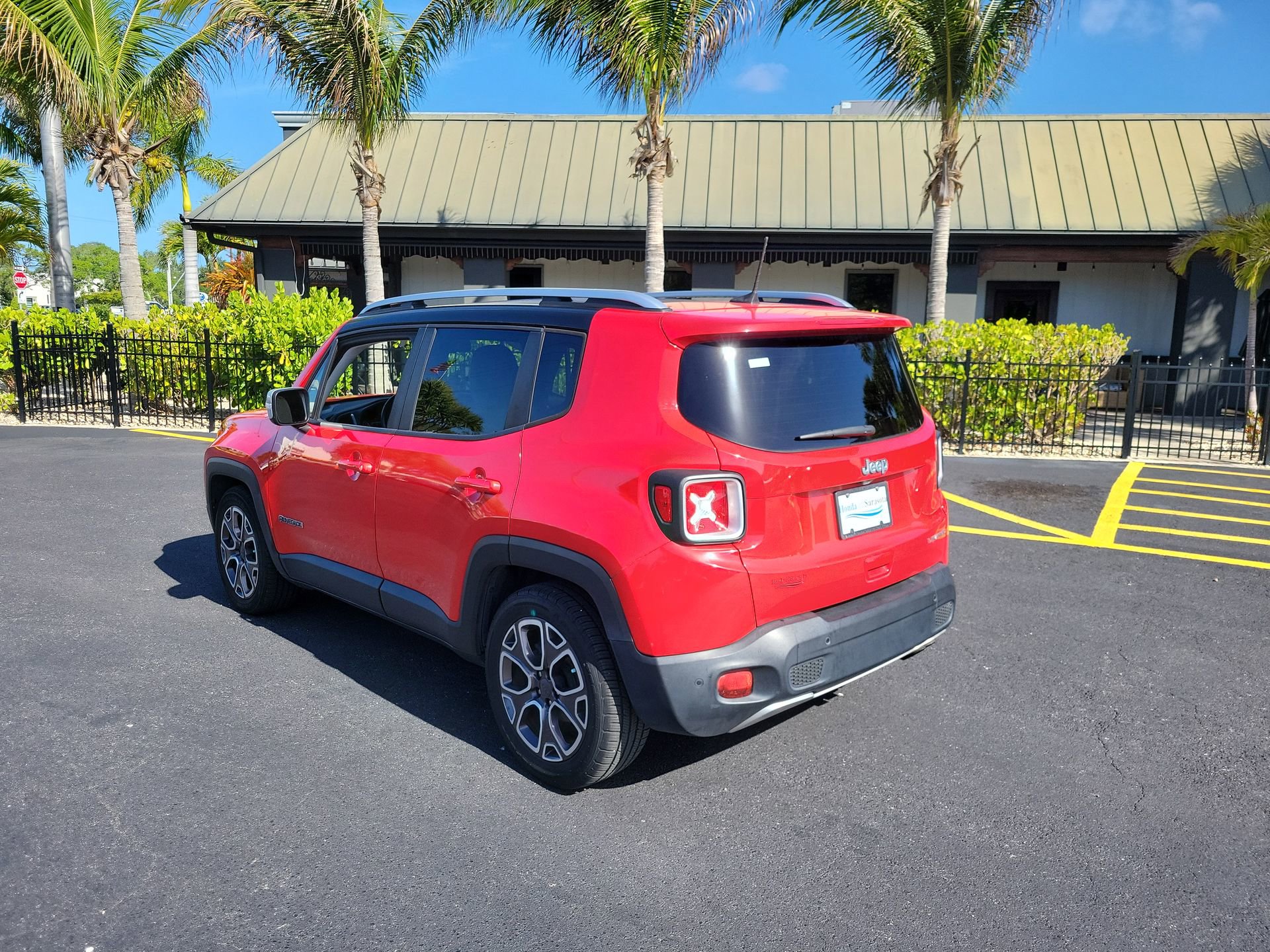Used 2018 Jeep Renegade Limited w/ UConnect 8.4 Nav Group FWD image 8