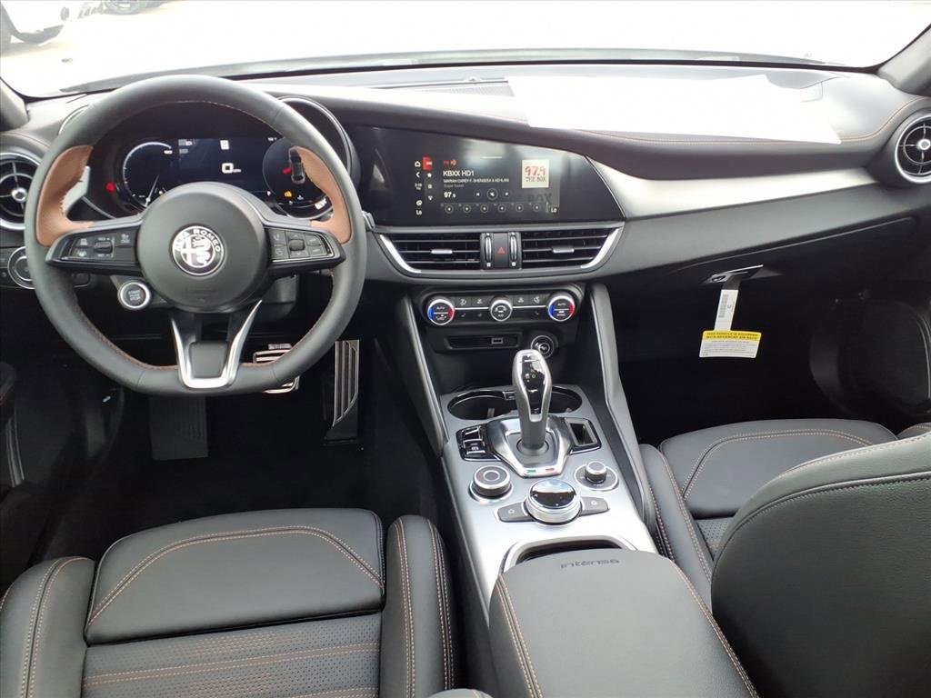 New 2025 Alfa Romeo Giulia w/ Driving Assist Package image 11
