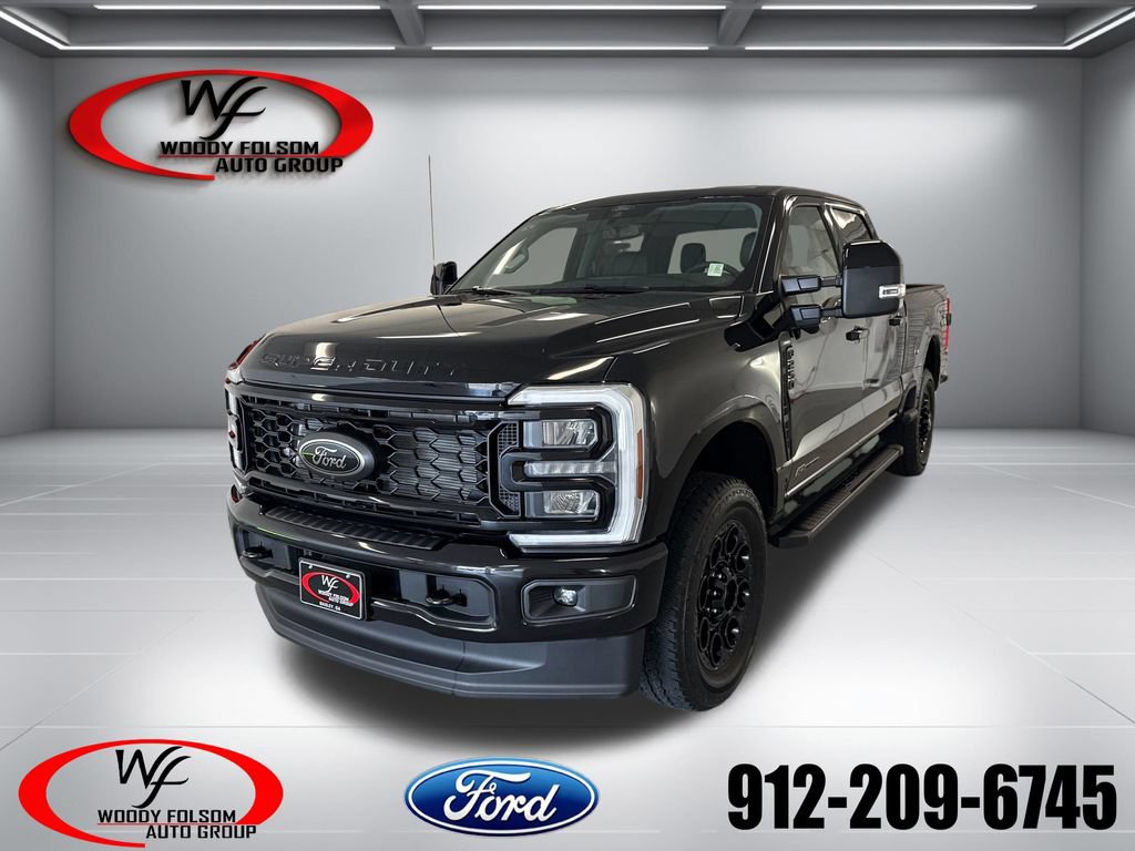 New 2026 Ford F250 Lariat w/ Black Appearance Package