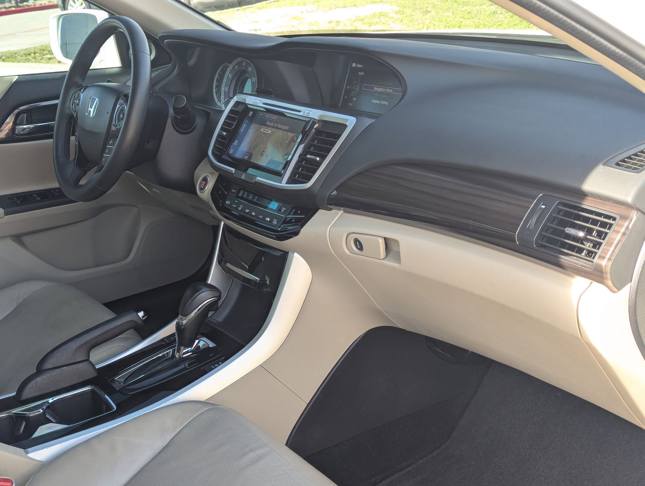 Used 2016 Honda Accord Touring image 29