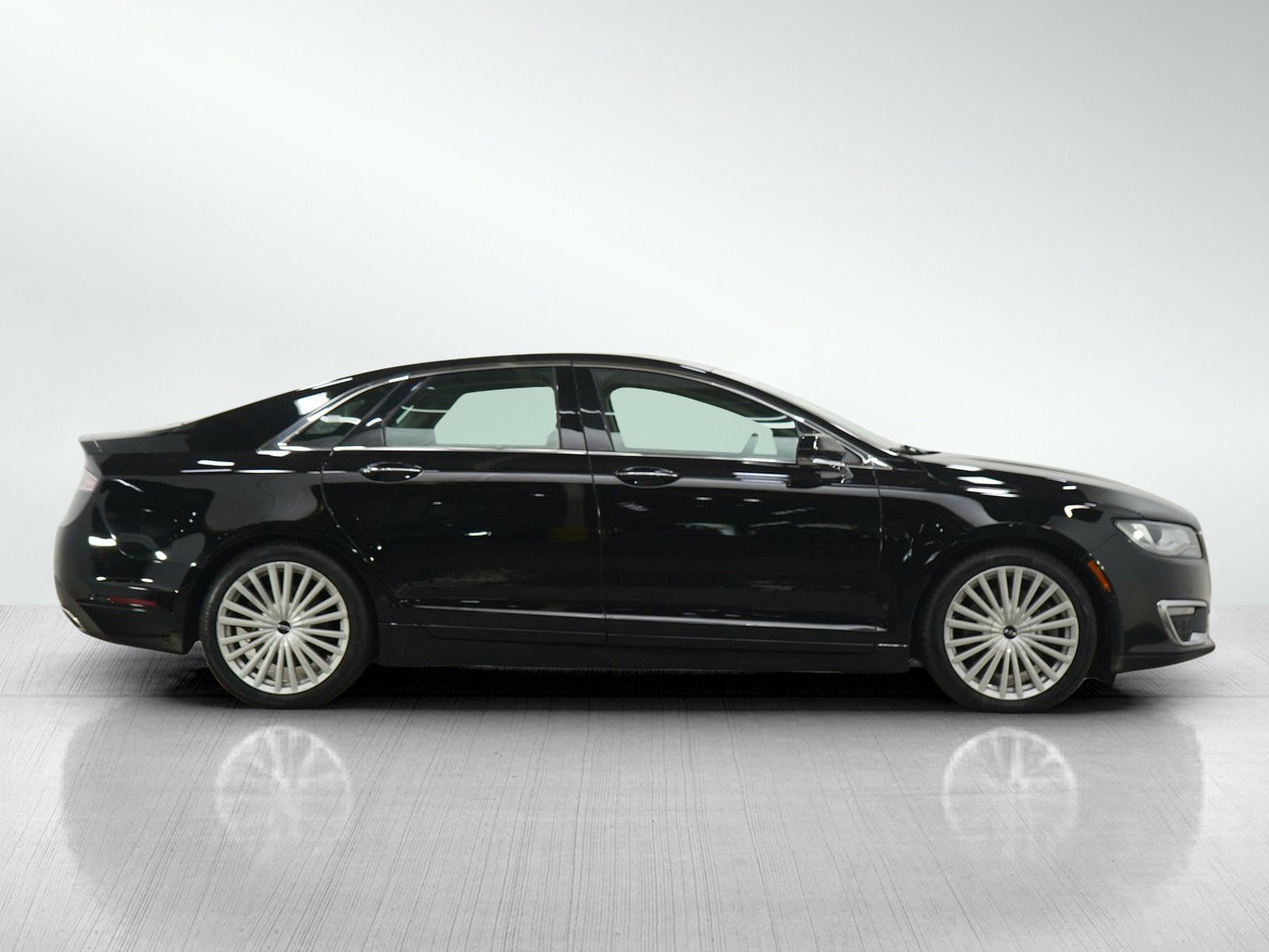 Used 2017 Lincoln MKZ Reserve w/ Technology Package AWD/4WD image 6