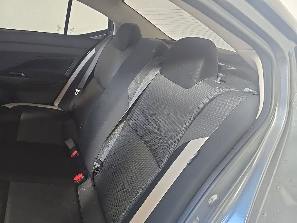 Used 2022 Nissan Versa SV image 16