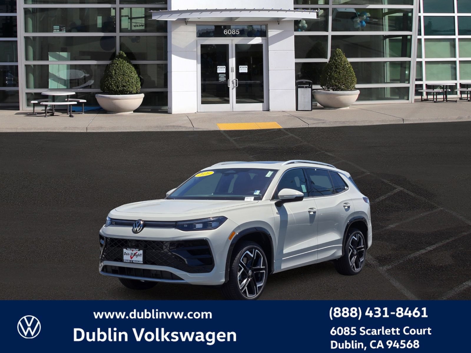 New 2026 Volkswagen Tiguan SEL R-Line AWD/4WD image 8