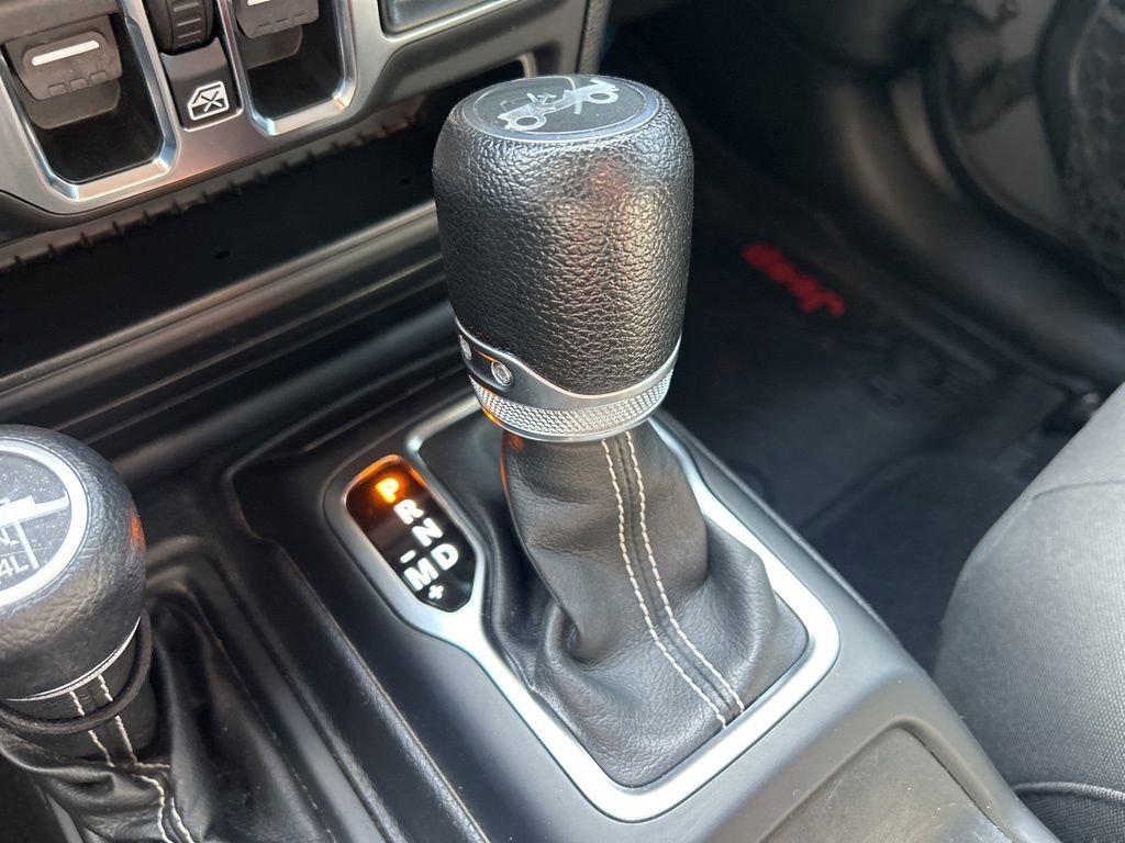 Used 2018 Jeep Wrangler Unlimited Sahara image 36