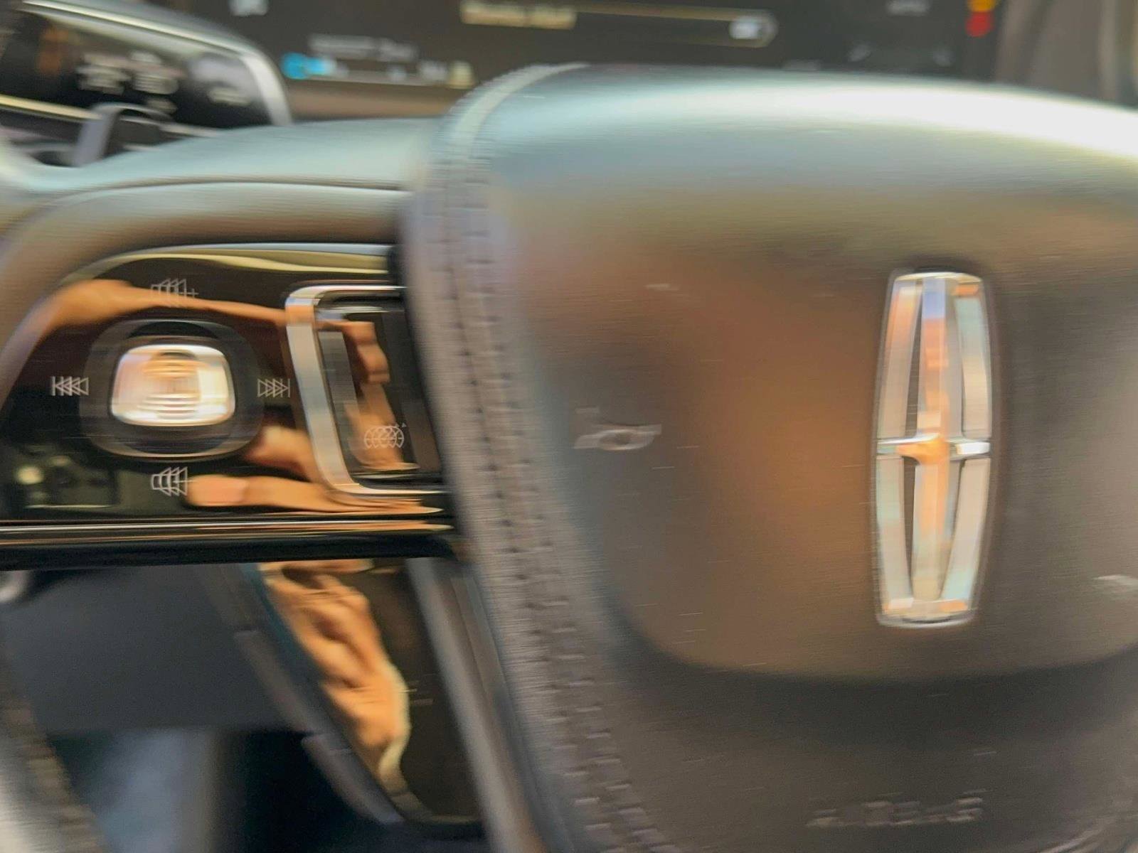 Used 2023 Lincoln Aviator AWD w/ Elements Package image 16