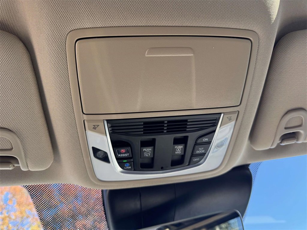 Certified 2024 Acura RDX w/ Technology Package image 30