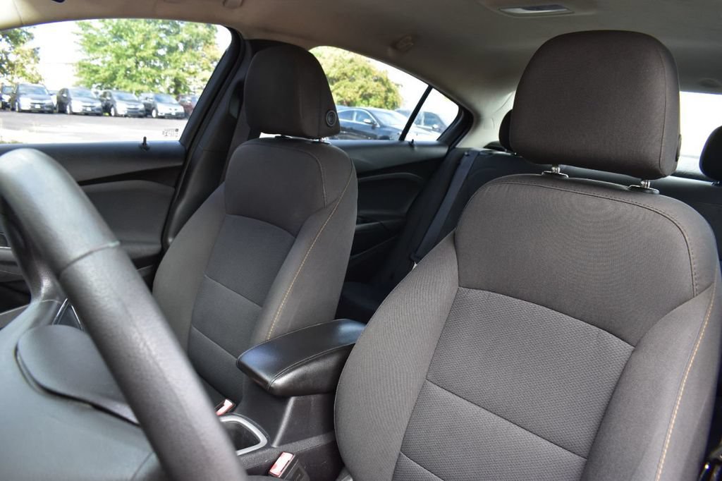 Used 2017 Chevrolet Cruze LS FWD image 14