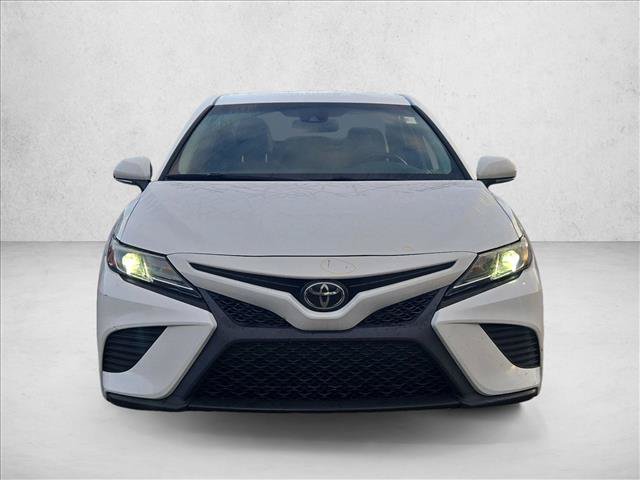 Used 2020 Toyota Camry SE w/ Convenience Package FWD image 2