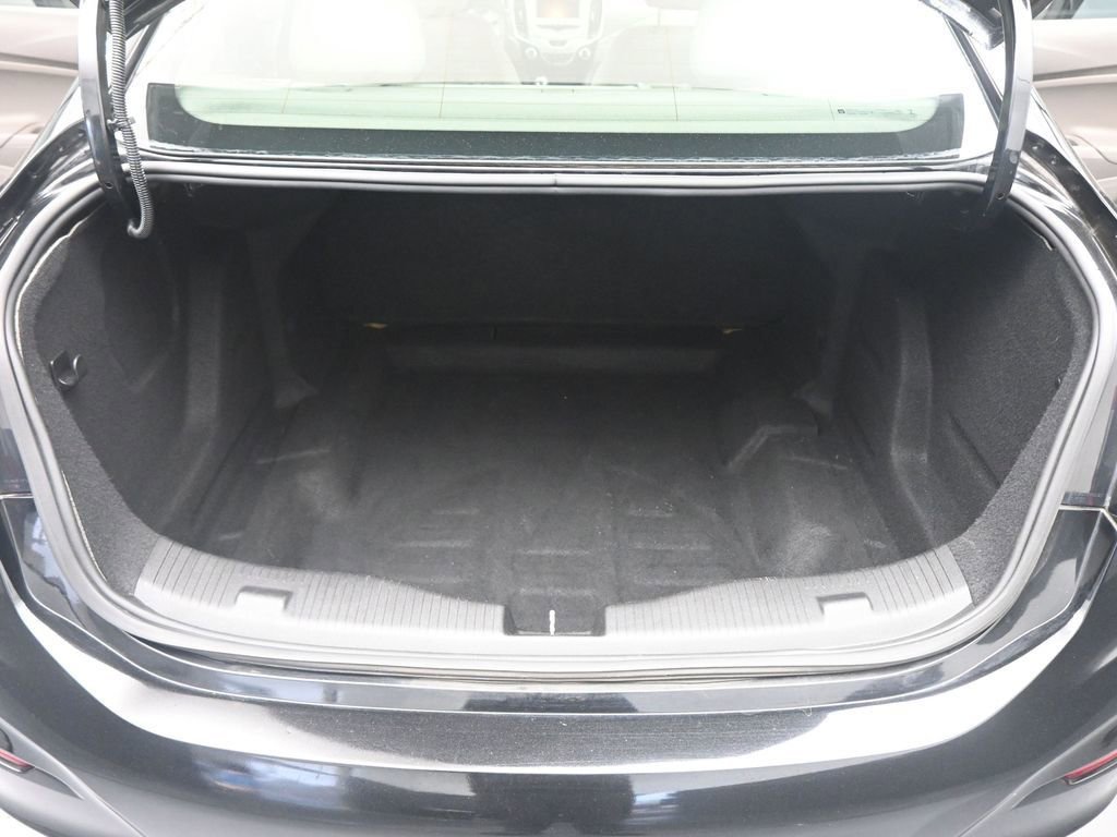 Used 2018 Chevrolet Cruze LS image 11