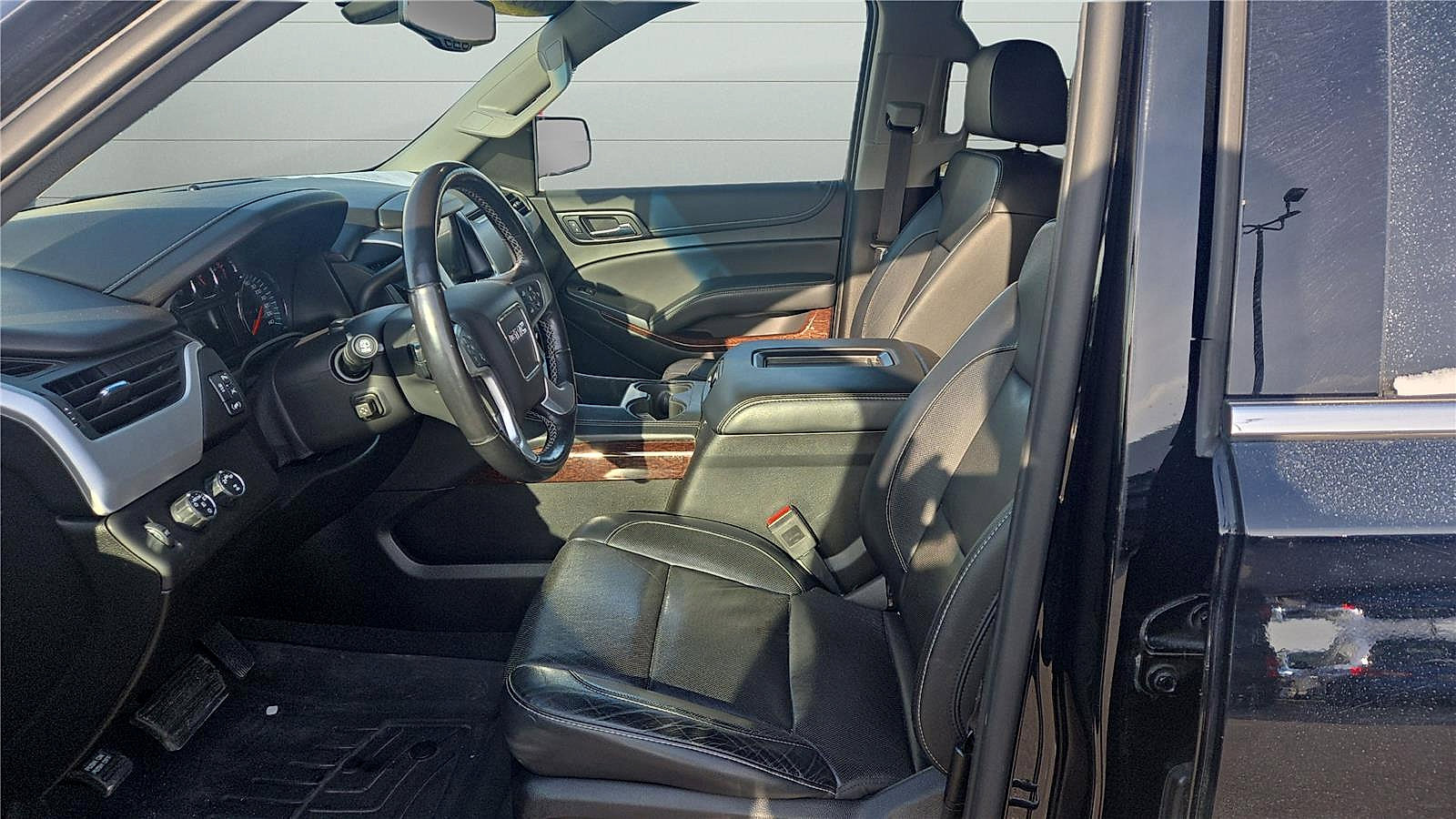 Used 2019 GMC Yukon SLT AWD/4WD image 10