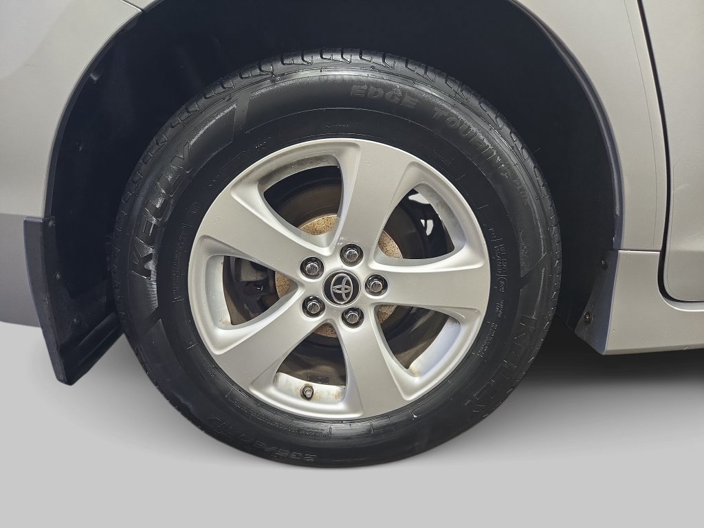 Used 2020 Toyota Sienna L FWD image 36