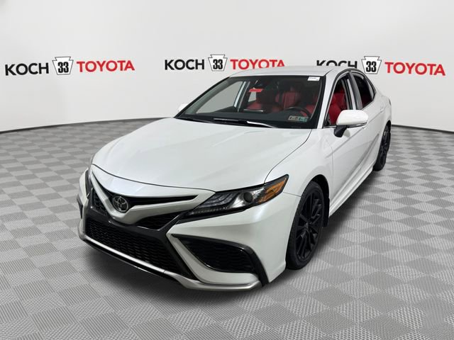 Used 2022 Toyota Camry XSE FWD image 3