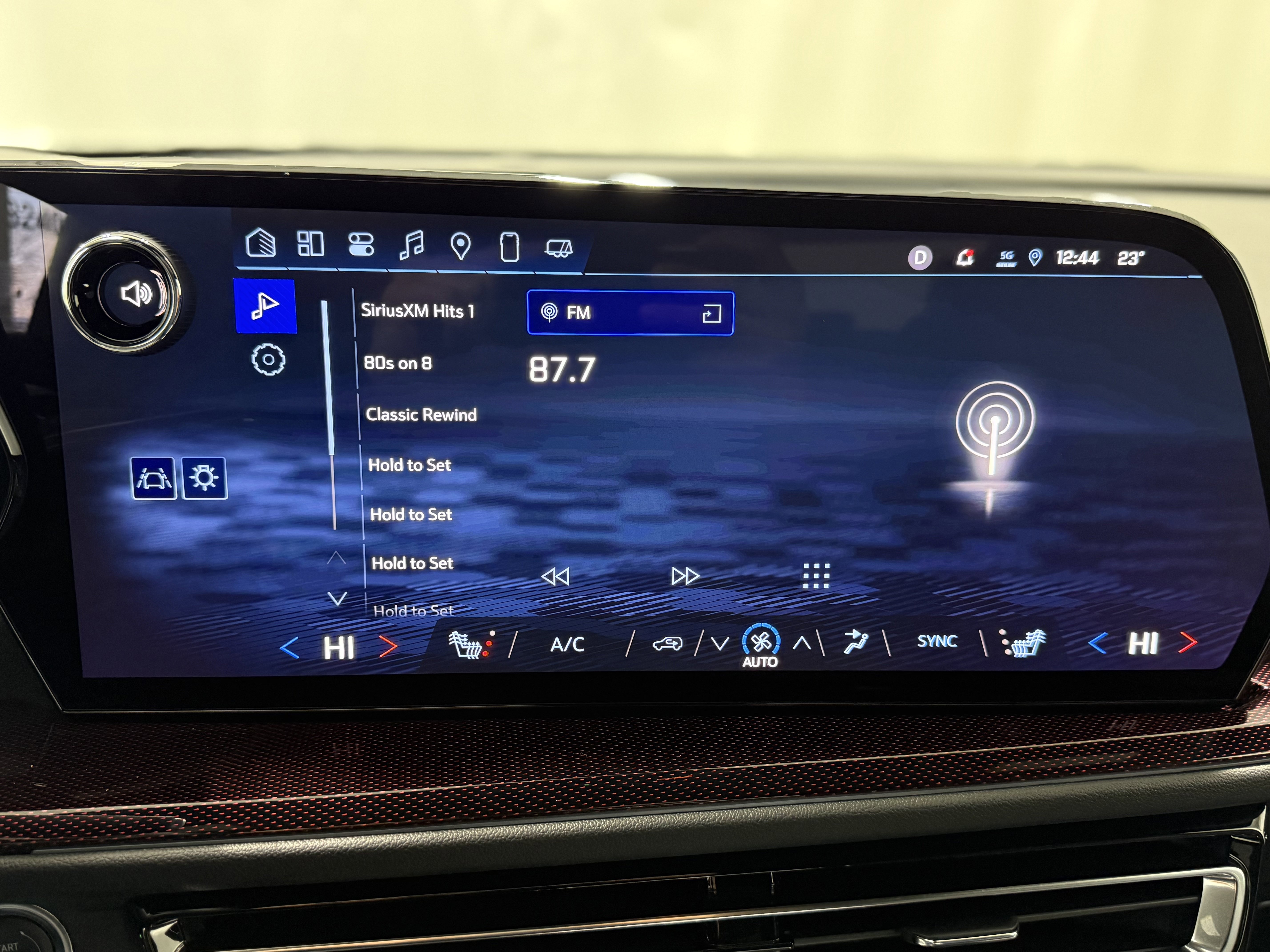 Used 2025 Chevrolet Traverse Z71 w/ Driver Confidence Package image 20