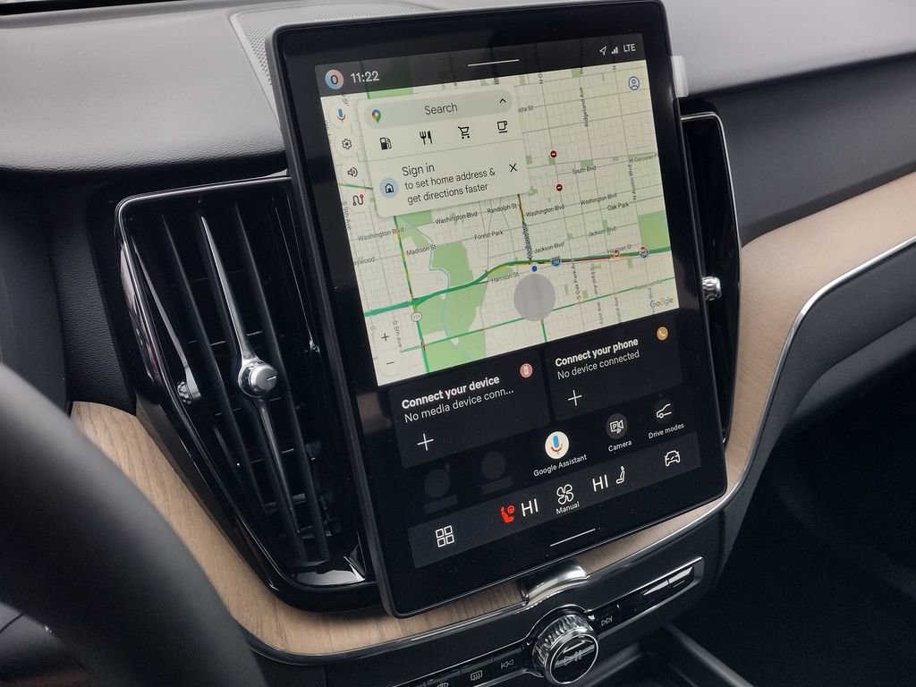 New 2026 Volvo XC60 B5 Plus w/ Climate Package image 16