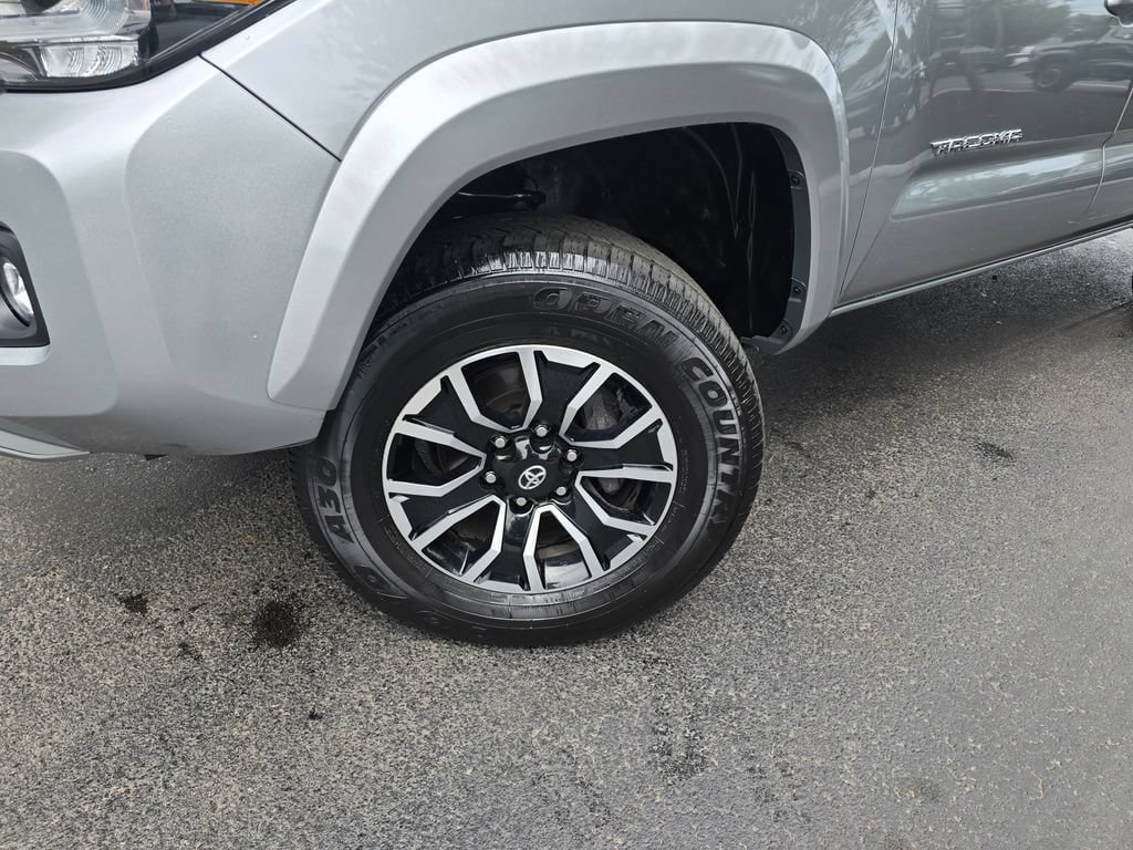 Certified 2023 Toyota Tacoma TRD Sport w/ Technology Package AWD/4WD image 2