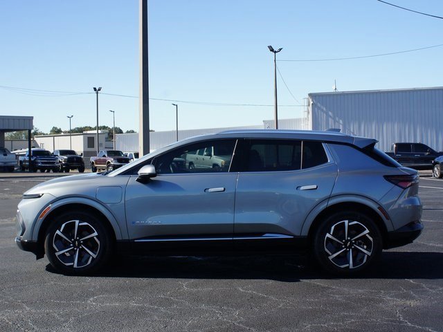 Used 2025 Chevrolet Equinox EV LT w/ Convenience Package image 11