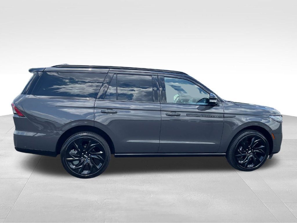 Used 2025 Lincoln Navigator Black Label AWD/4WD image 6