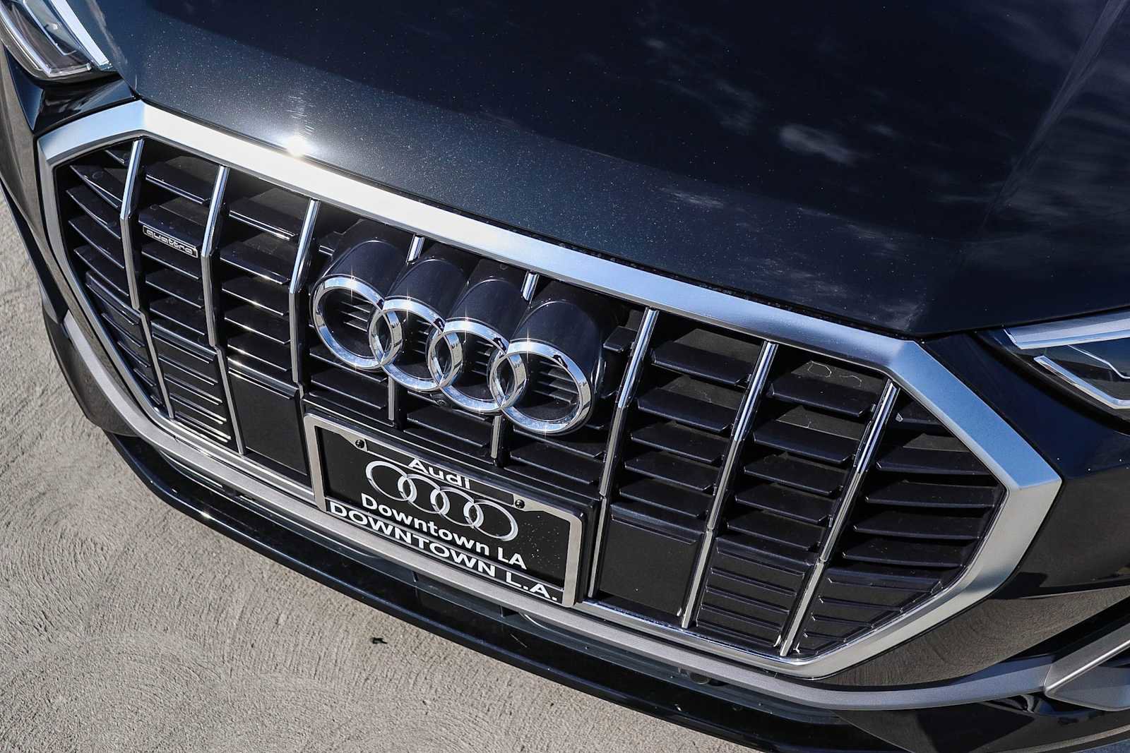 Used 2025 Audi Q3 2.0T Premium Plus w/ Premium Plus Package image 8