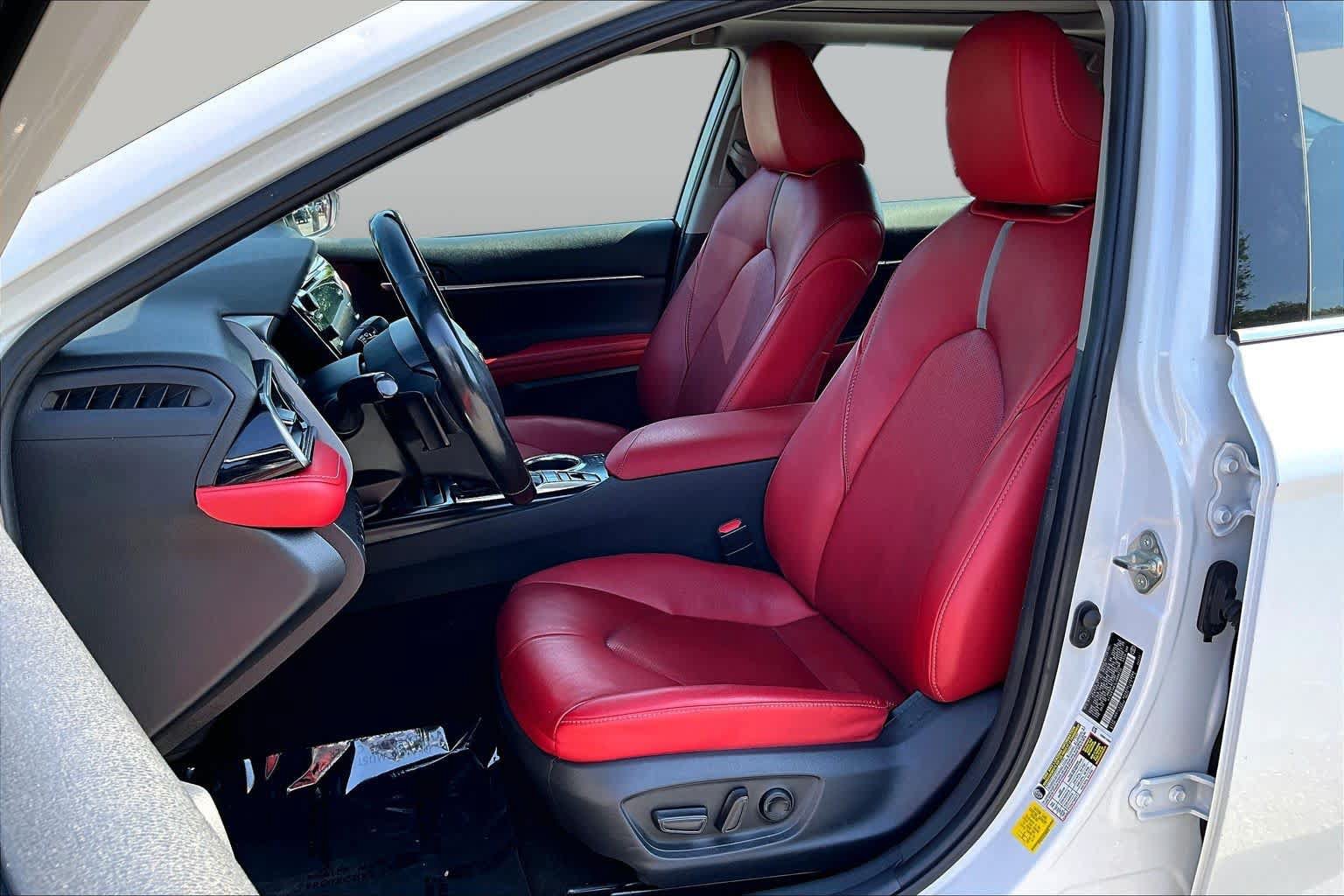 Used 2020 Toyota Camry XSE FWD image 8