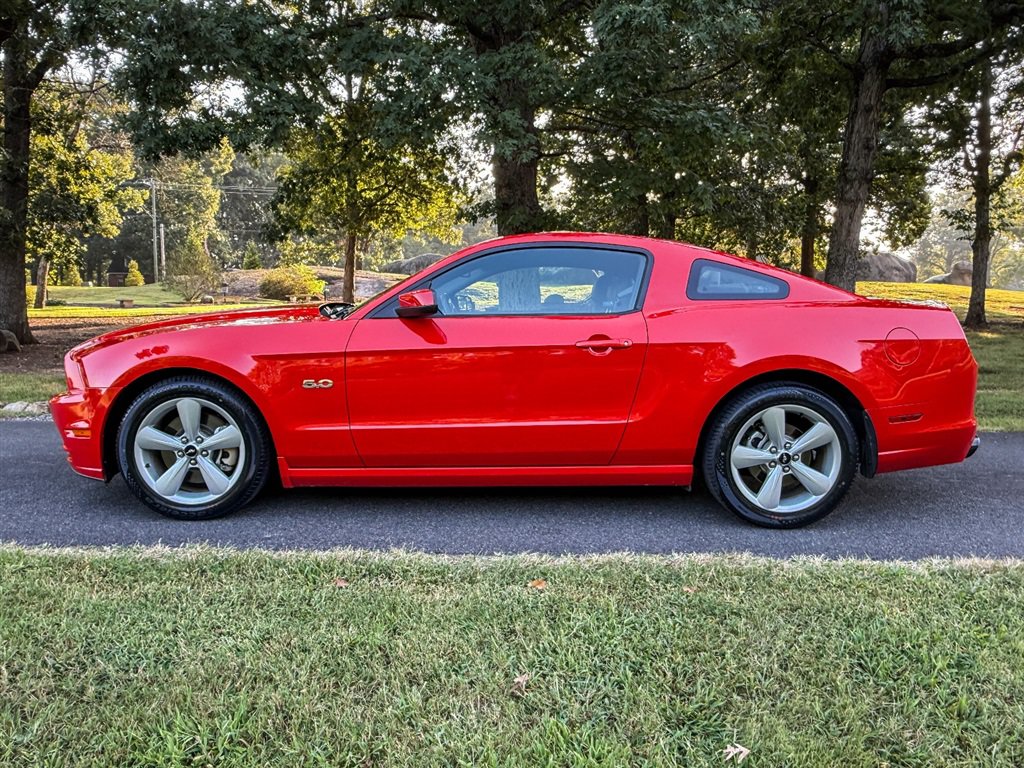Used 2013 Ford Mustang GT Premium RWD image 17