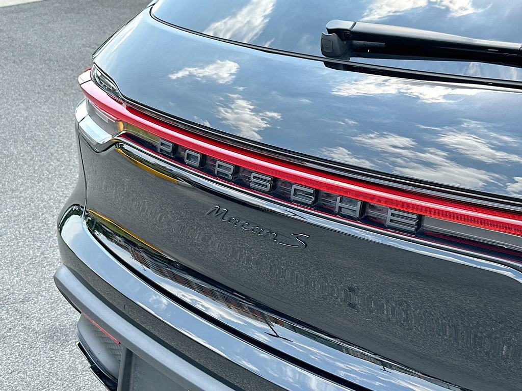 Certified 2025 Porsche Macan S AWD/4WD image 34