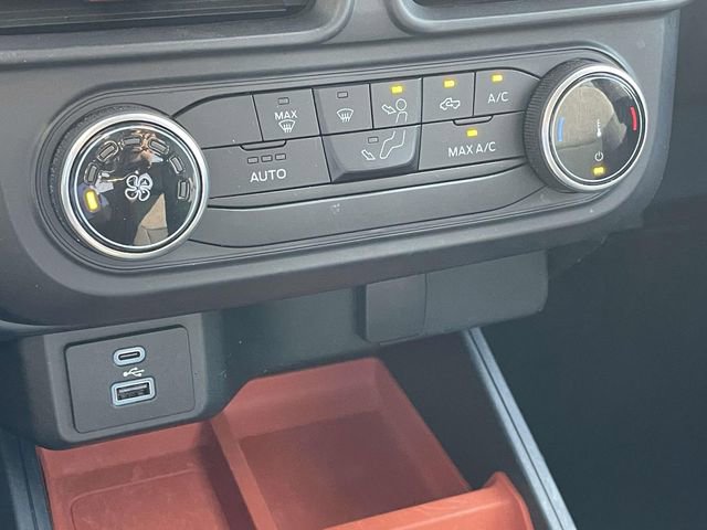 Used 2022 Ford Maverick XLT image 24