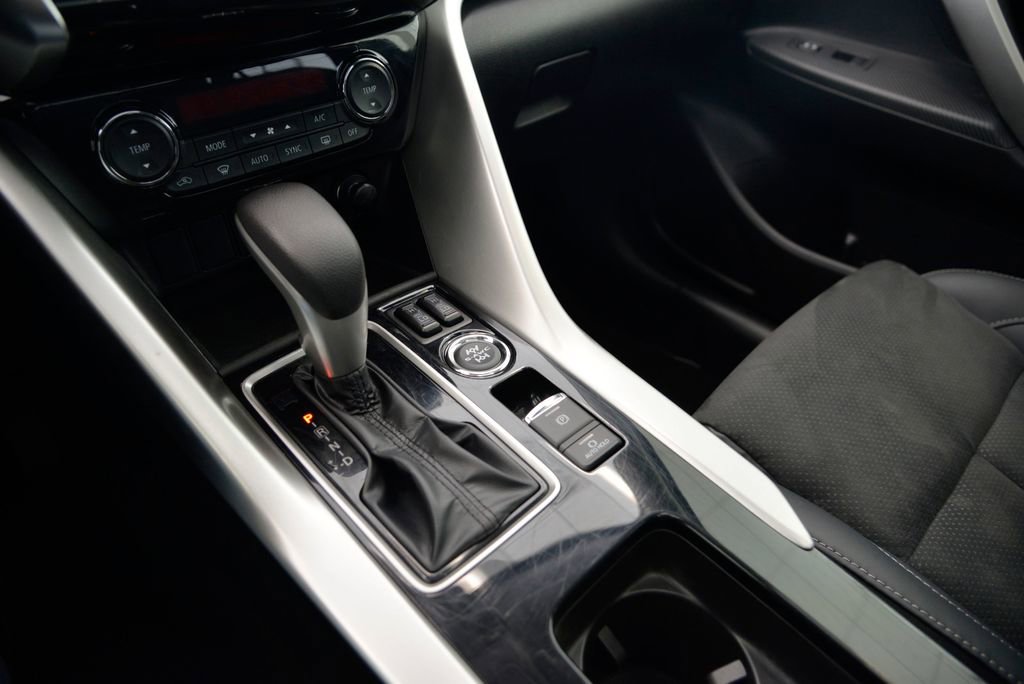 Used 2024 Mitsubishi Eclipse Cross SE image 25