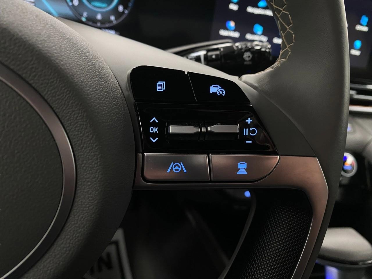 Certified 2025 Hyundai Elantra SEL FWD image 16