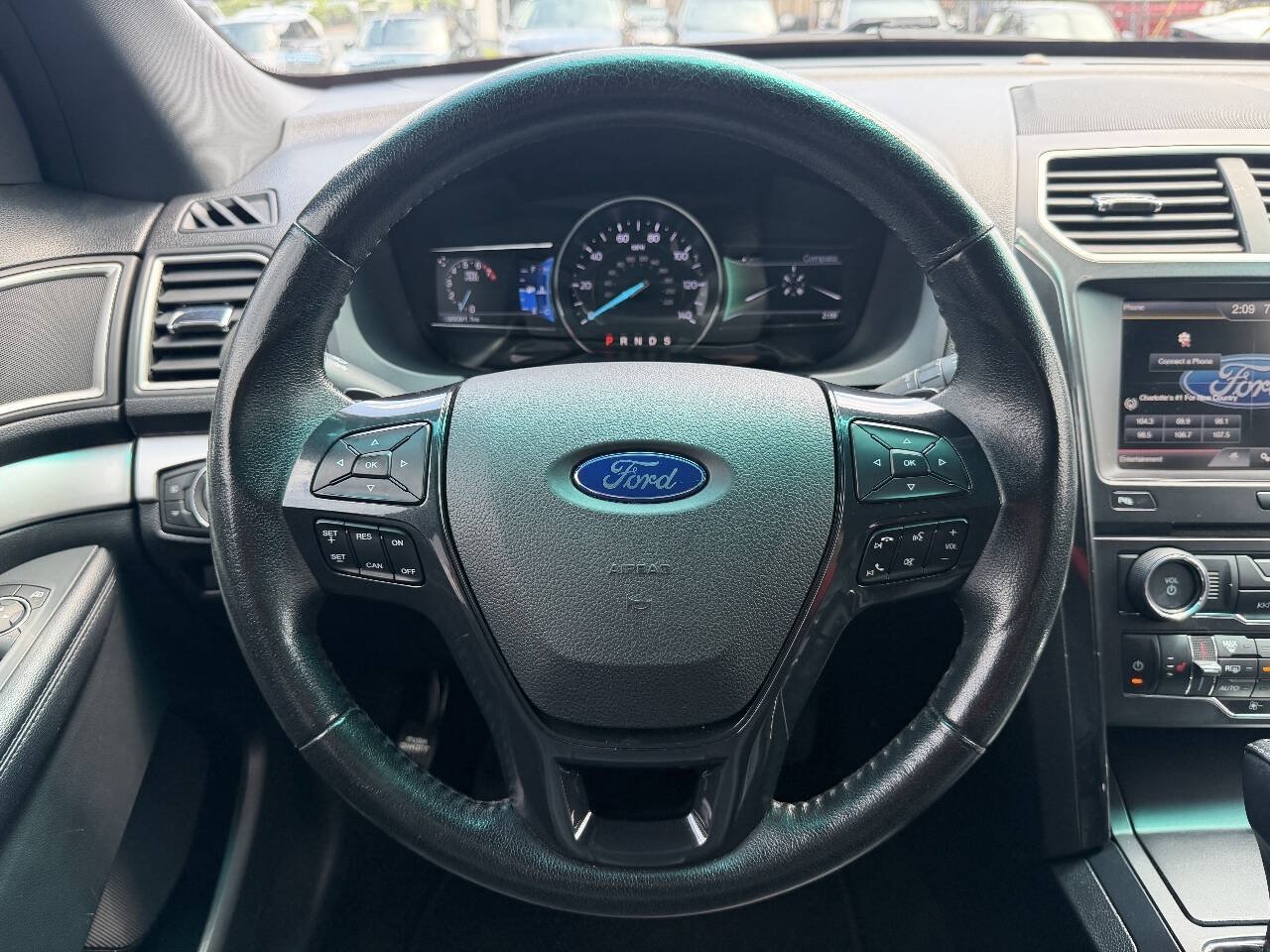 Used 2016 Ford Explorer XLT w/ Equipment Group 202A FWD image 20