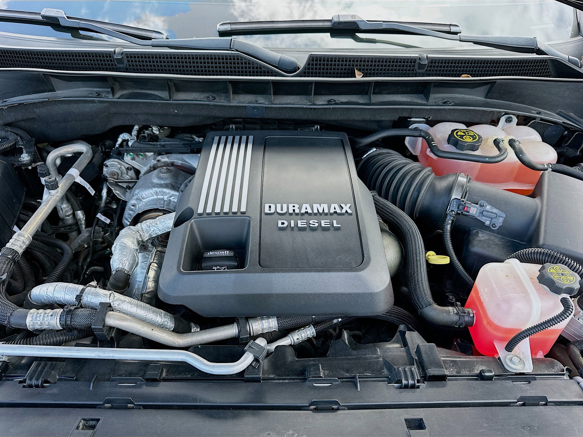 Used 2022 Cadillac Escalade ESV Sport Platinum w/ LPO, ONYX Package image 38