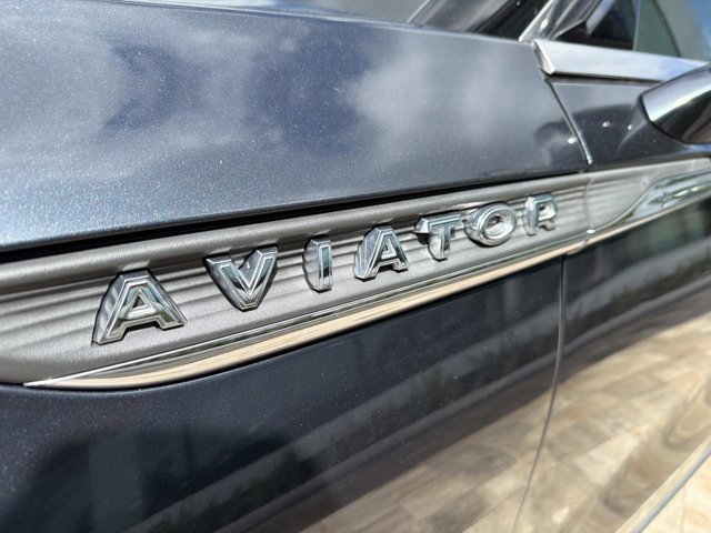 Certified 2022 Lincoln Aviator Reserve w/ Equipment Group 201A image 9
