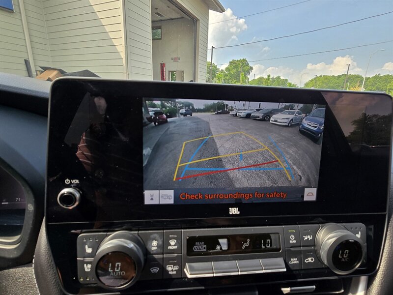 Used 2024 Toyota Grand Highlander AWD image 17