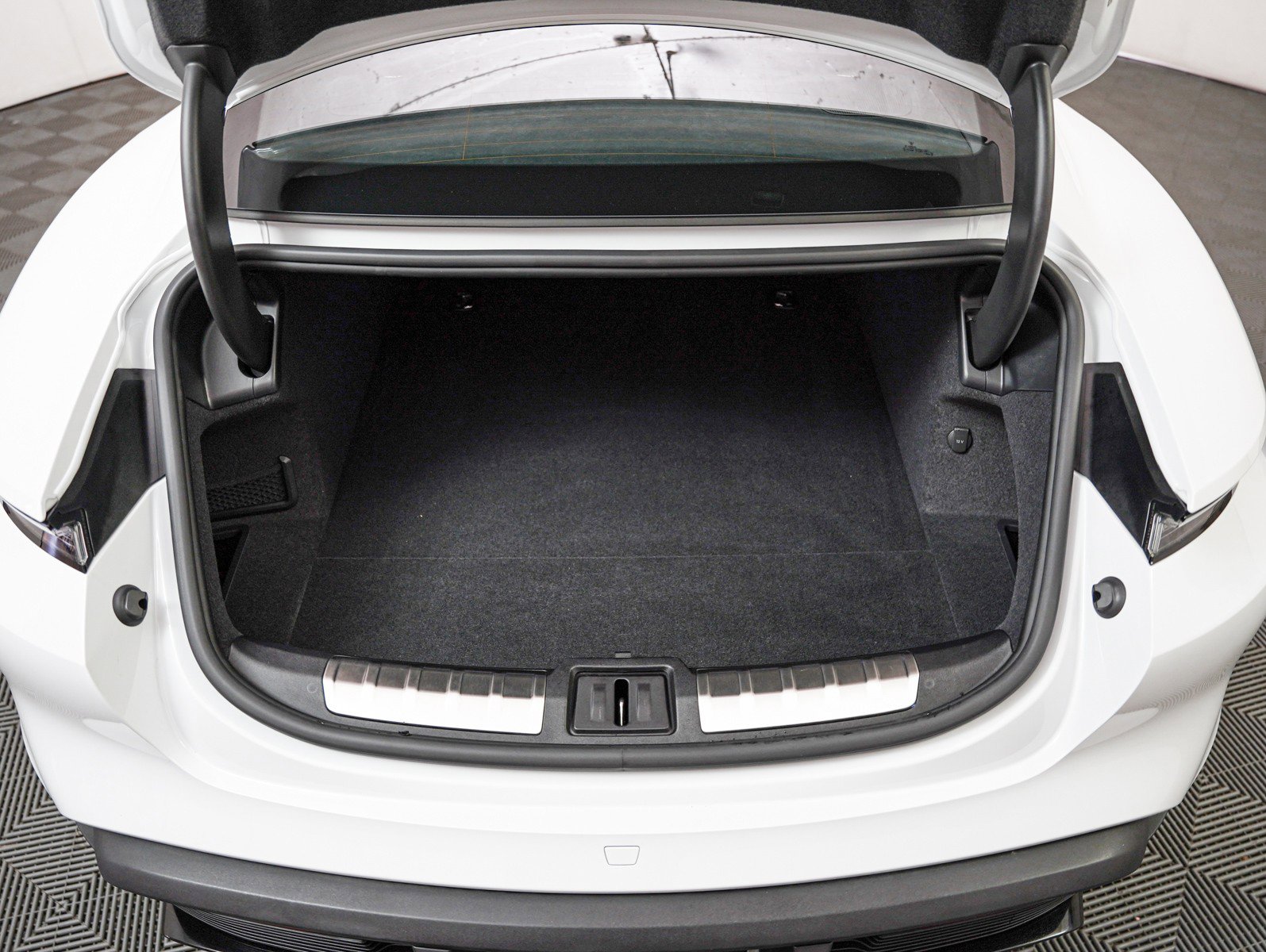 Certified 2022 Porsche Taycan GTS image 24