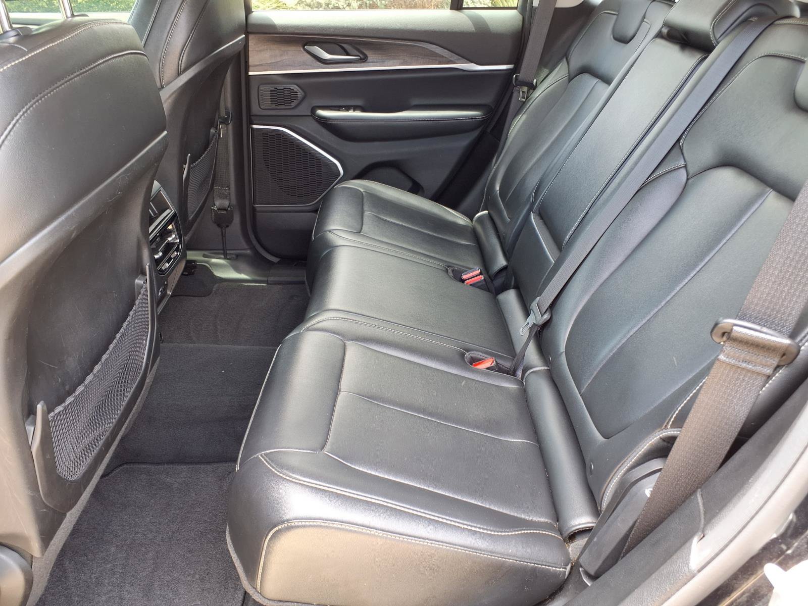 Used 2023 Jeep Grand Cherokee Limited AWD/4WD image 10