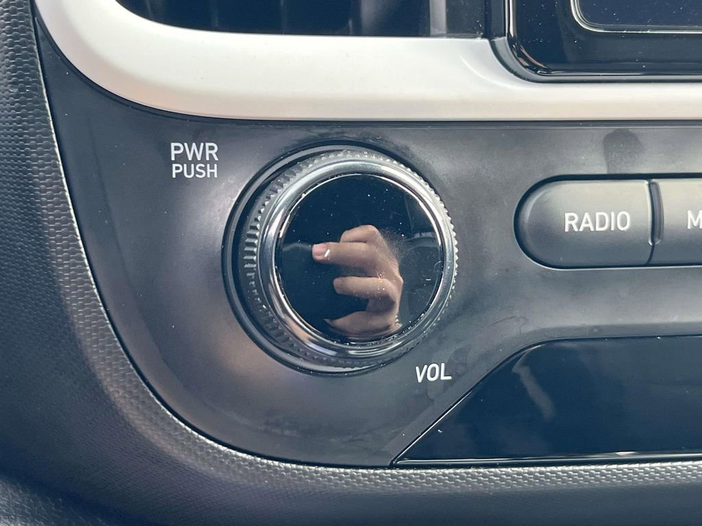 Certified 2023 Hyundai Venue Limited w/ Cargo Package image 30