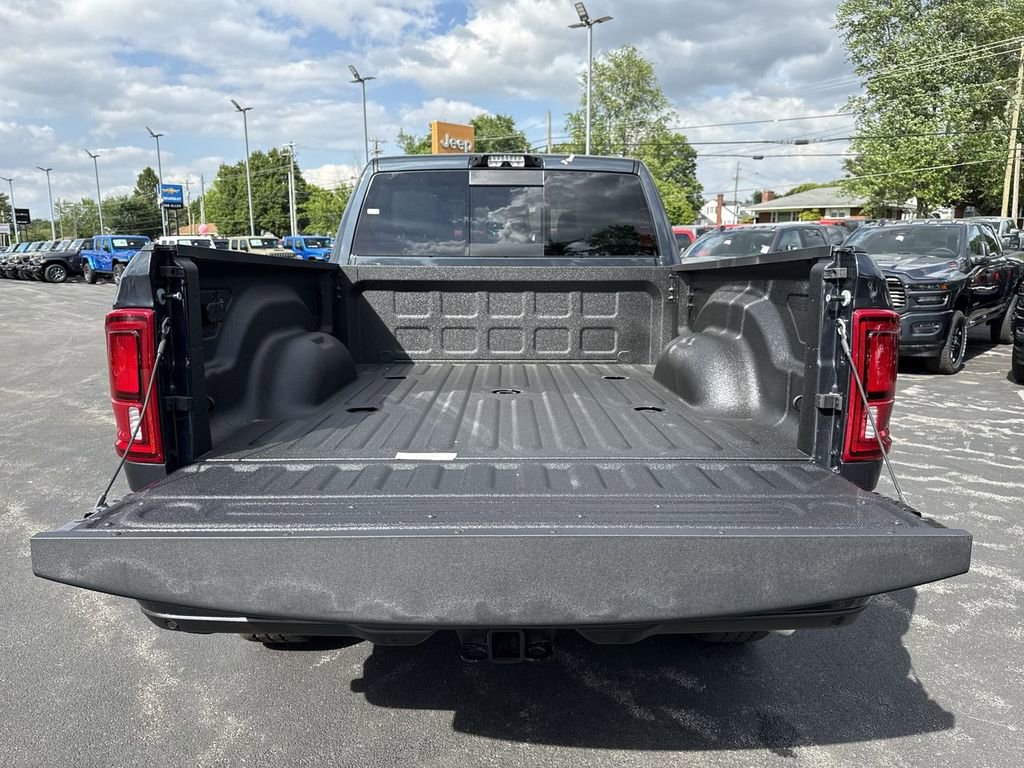 New 2026 RAM 2500 Laramie AWD/4WD image 17