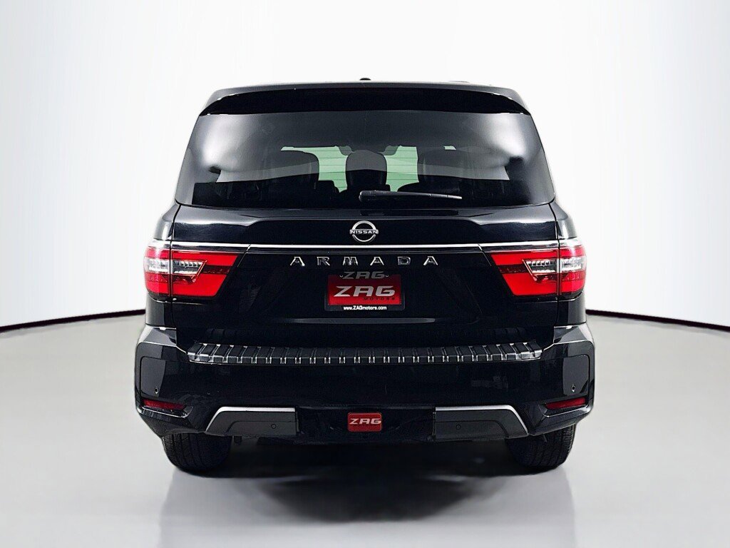 Used 2021 Nissan Armada SV image 4