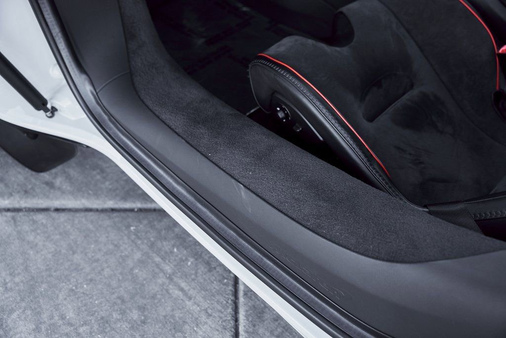 Used 2023 McLaren Artura image 41