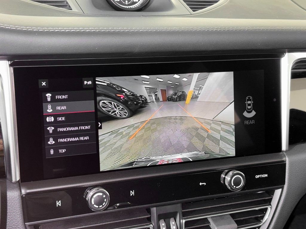 Certified 2026 Porsche Macan AWD/4WD image 28