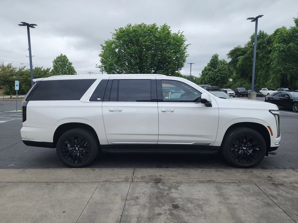 Certified 2025 Cadillac Escalade ESV Premium Luxury AWD/4WD image 9