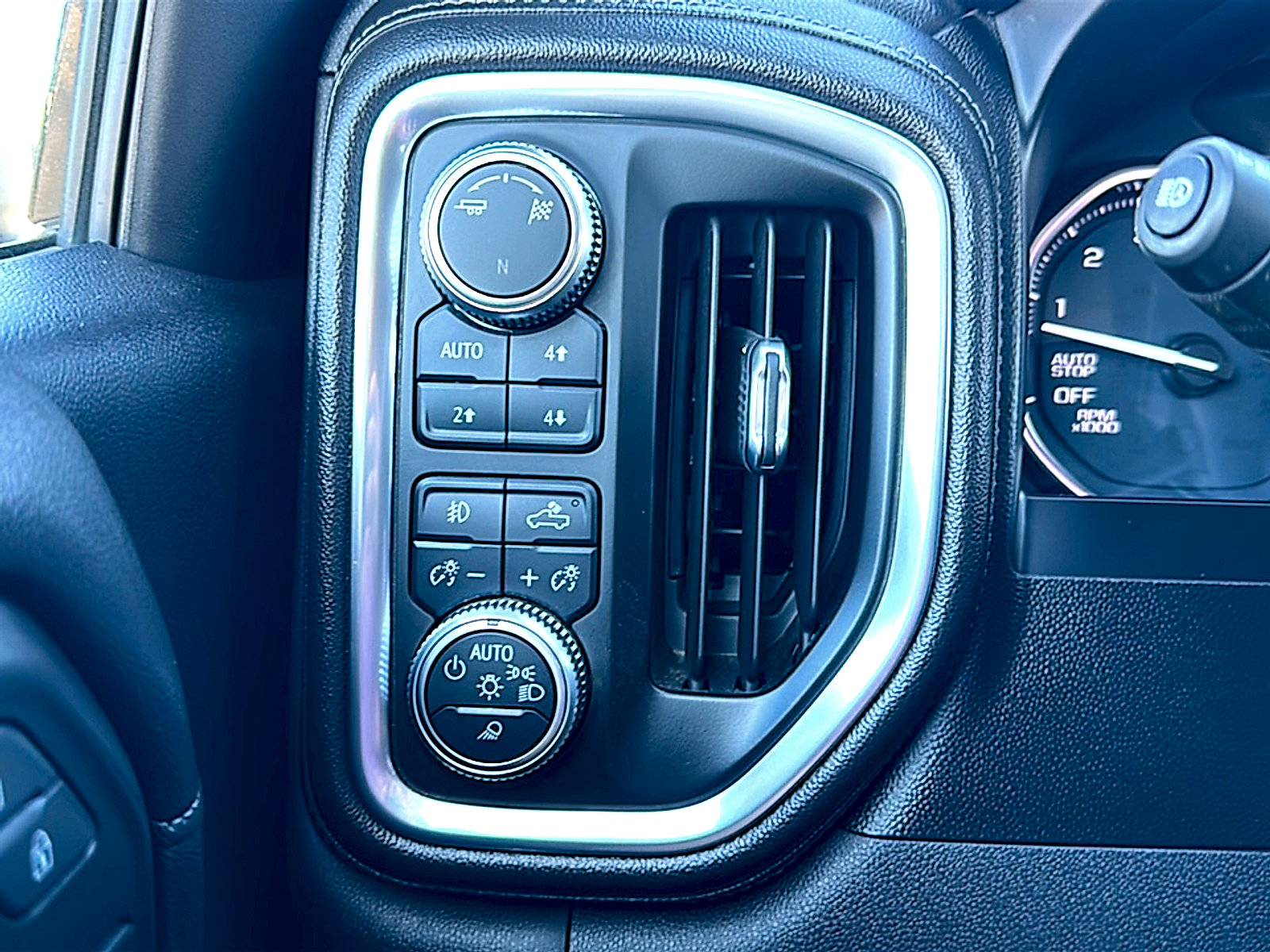 Used 2019 GMC Sierra 1500 SLT w/ SLT Premium Plus Package image 36