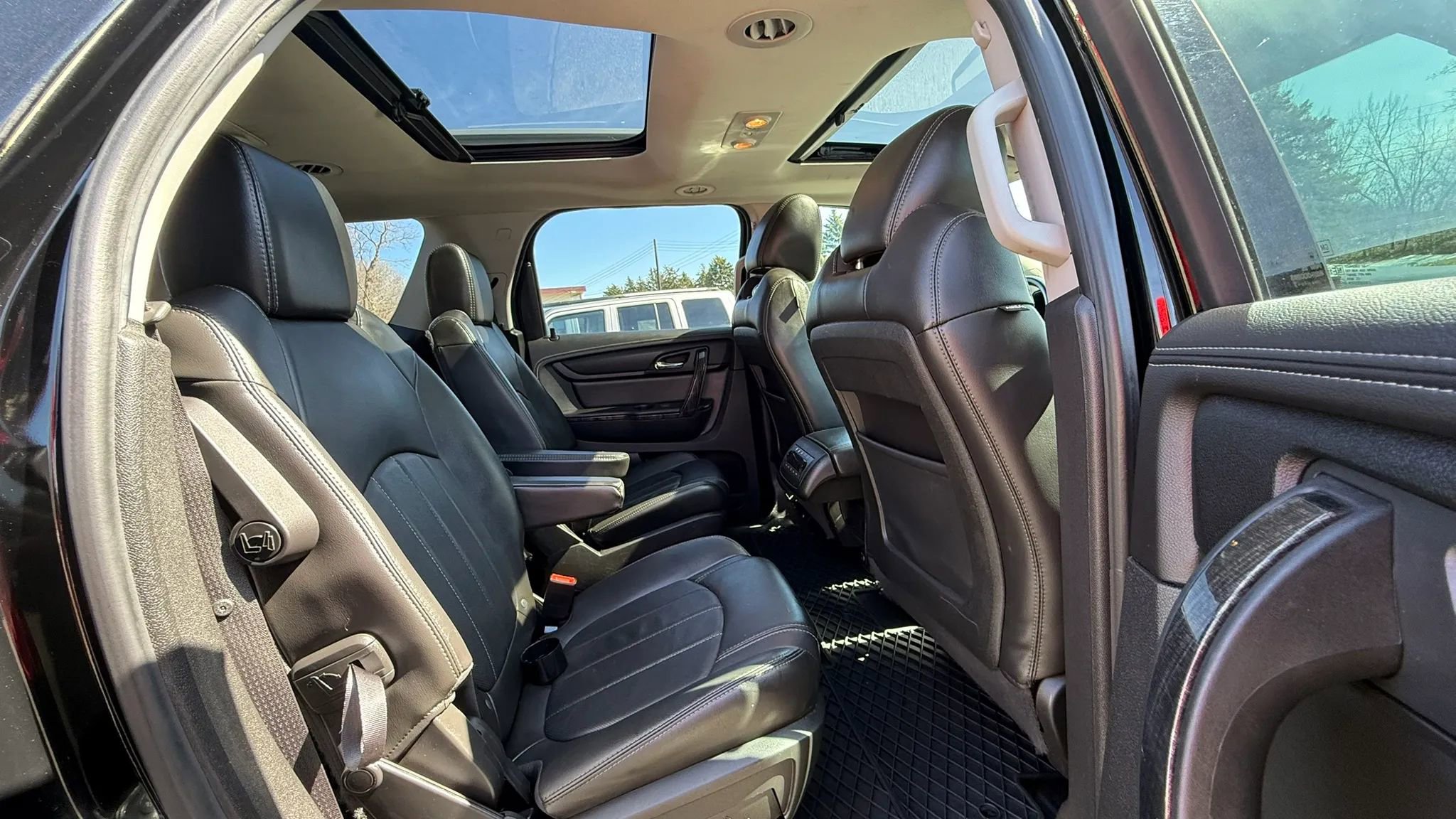 Used 2017 GMC Acadia Limited SLT image 31