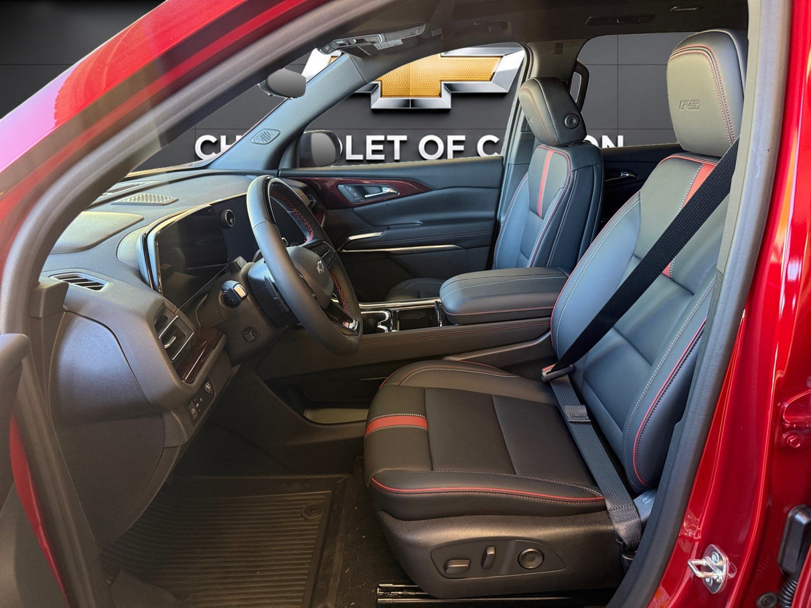 New 2027 Chevrolet Traverse RS w/ LPO, Floor Liner Package FWD image 9